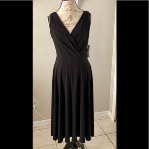 Super cute black dress!